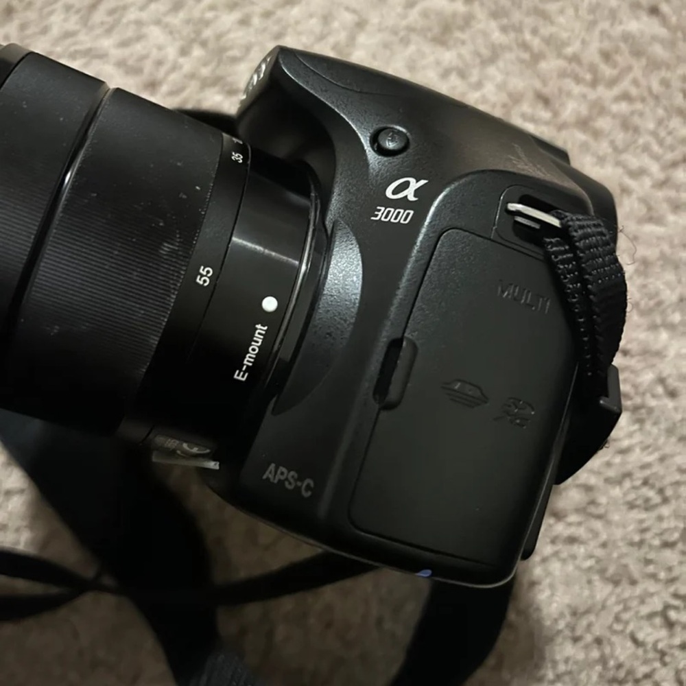Sony  Black Digital Camera - Picture 5 of 6